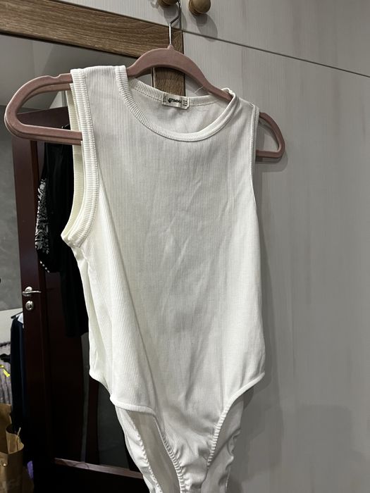 Базовий білий боді