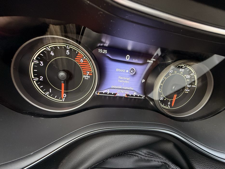 Samochód Jeep Cherokee