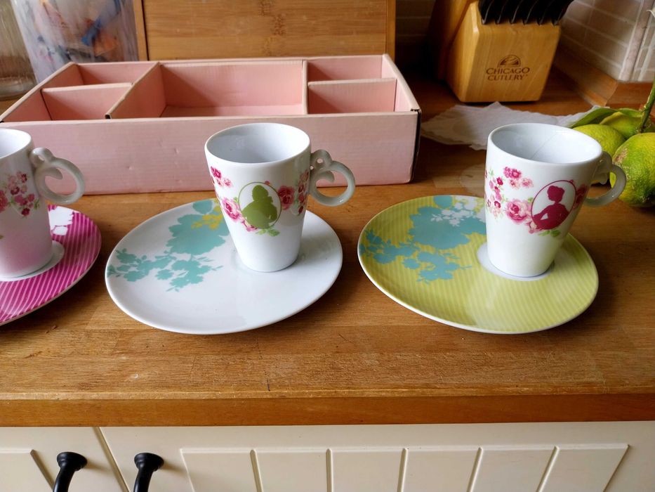 Tea/Coffee Set64750488174083124
