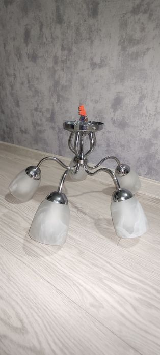 Żyrandol lampa  wisząca oświetlenie