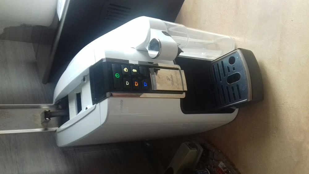 Automat. Ekspres ciśnieniowy do kawy Tchibo Cafissimo LATTE Kapsułki