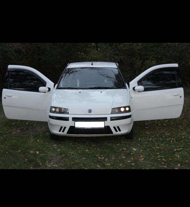 Продаж автомобіля Fiat Punto