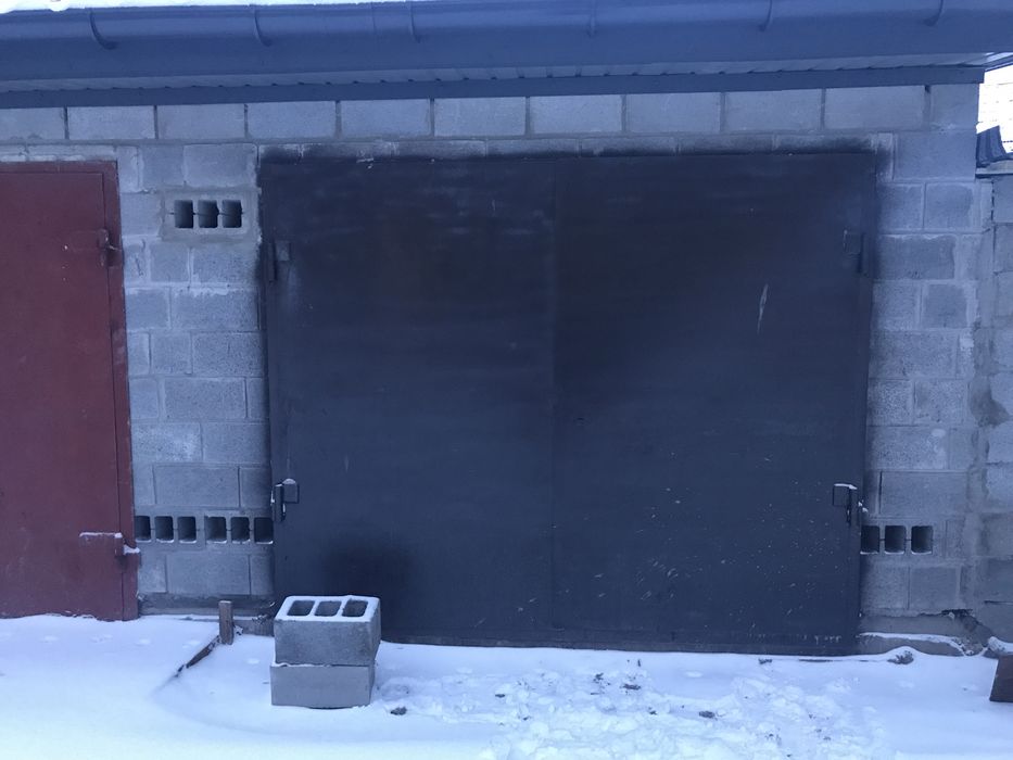 Гараж во дворе, 8-я гор больница