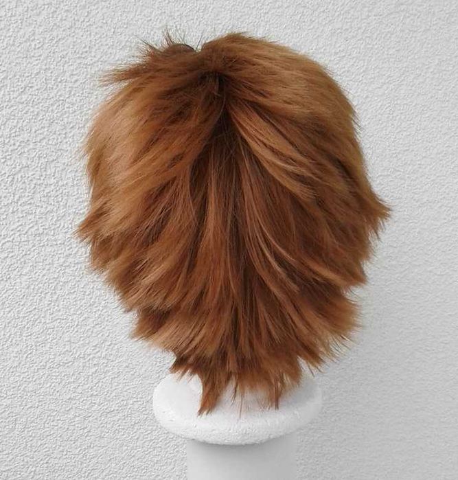 Brązowa krótka męska peruka bez grzywki z zaczesem cosplay wig brązowy