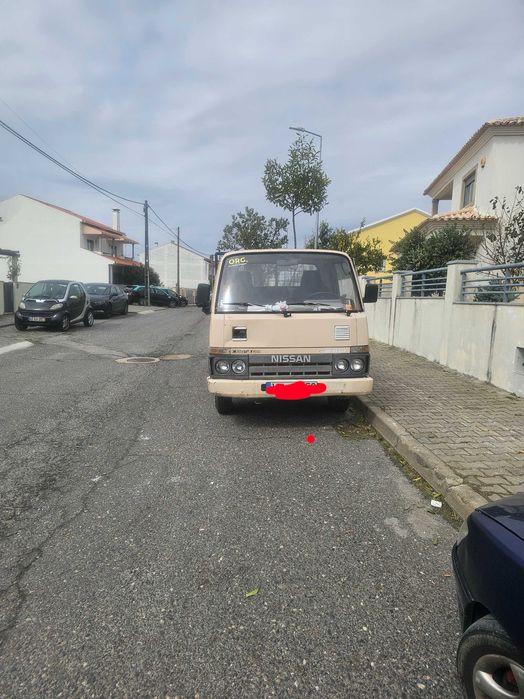 Nissan cabstar. Com 215 mil