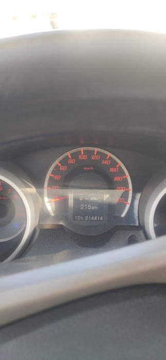 Honda Jazz 2010 em bom estado