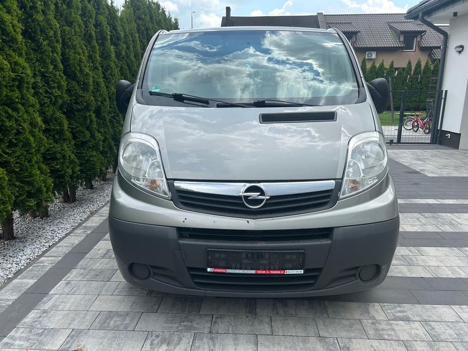Opel Vivaro Opel Vivaro 2.0 Cdti 115 KM 9 osobowy klimatyzacja long  Renaul Trafic