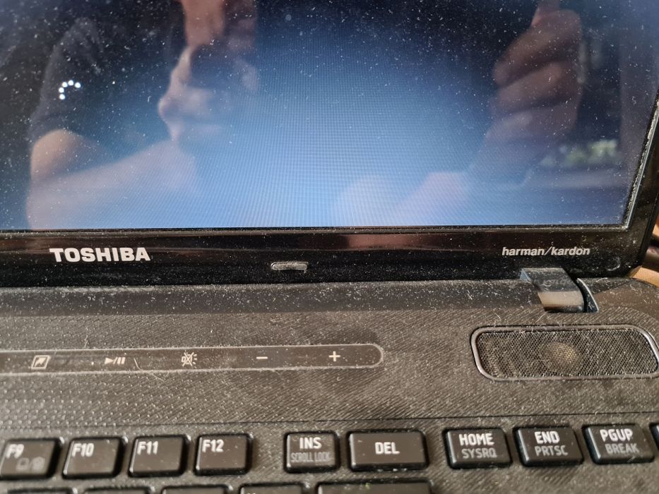 Toshiba satelite A660 17J