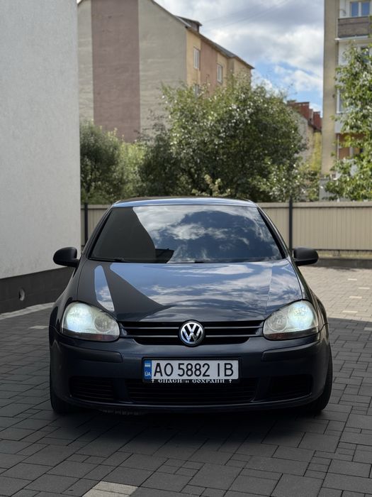 Volkswagen Golf 5 1.4 mpi