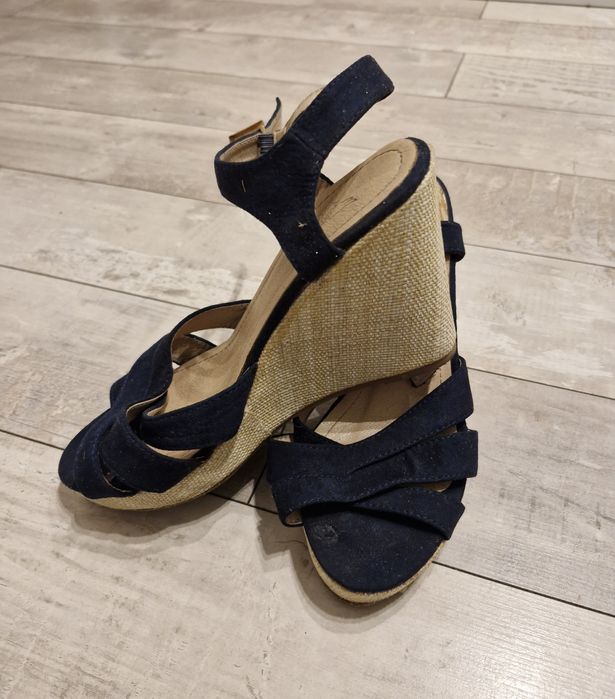 Sandałki na koturnie rozm 39