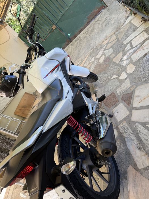 Cb 125 f , excelente