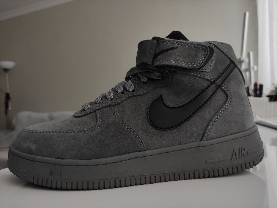Продам кроссы nike air (зима)