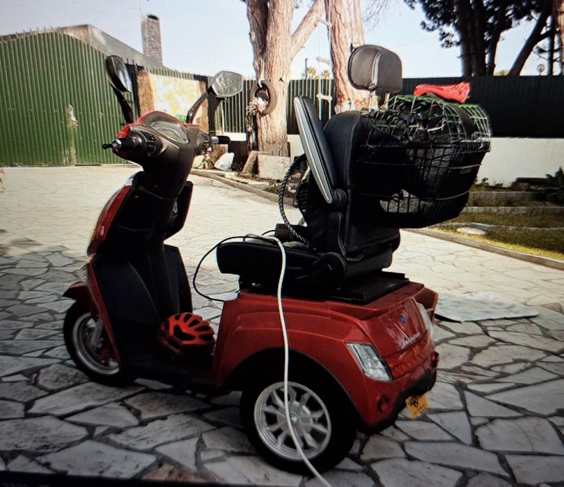 Scooter eléctrica 3 rodas