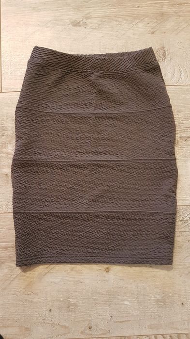 Spodnica olowkowa S