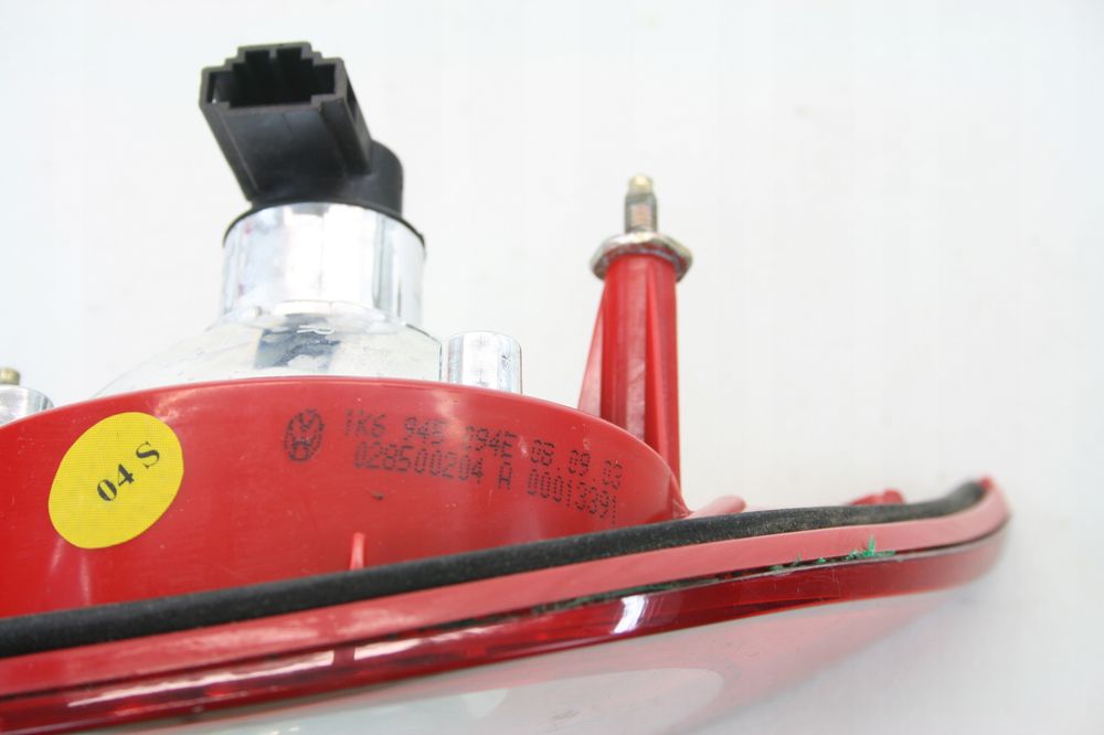 lampa prawy tył vw golf v 1k6945093e europa