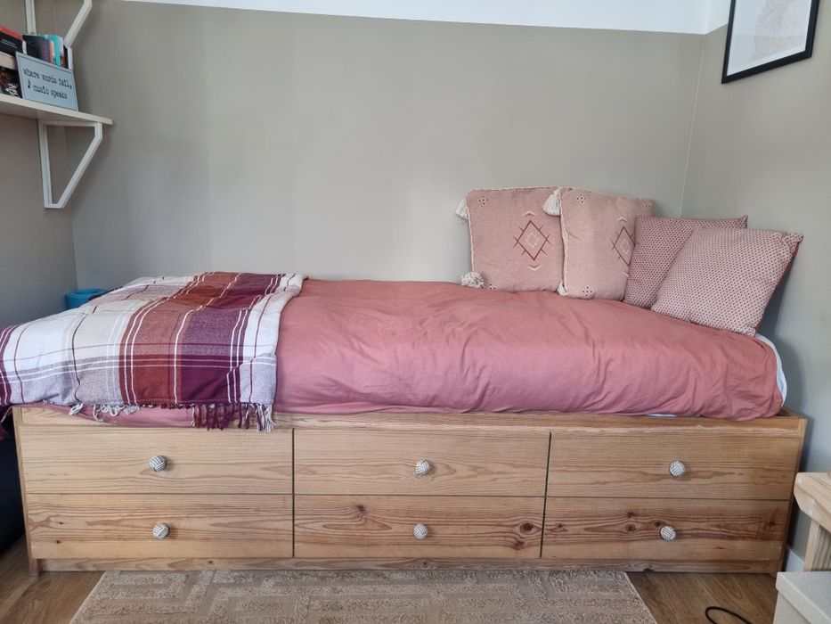 Vendo 2 camas feitas por carpinteiro