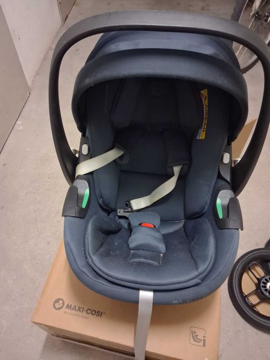 Carrinho + baby coque / isoFix + cadeira carro Maxi-cosi