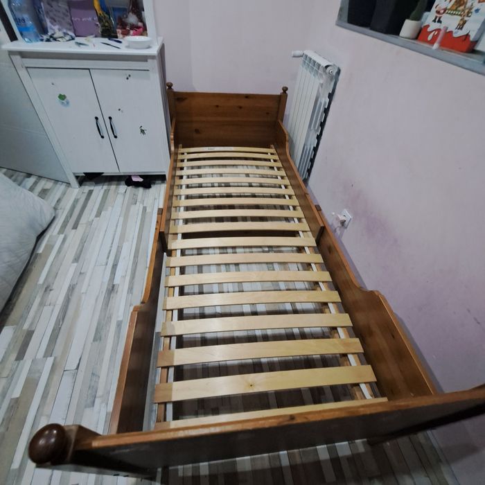 Łóżko ikea rosnę razem z dzieckiem z stelażem