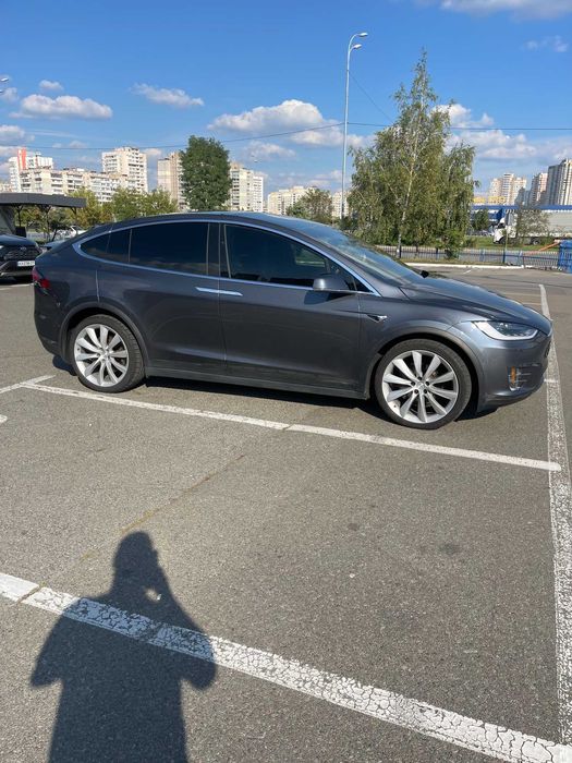 Tesla model x 2018