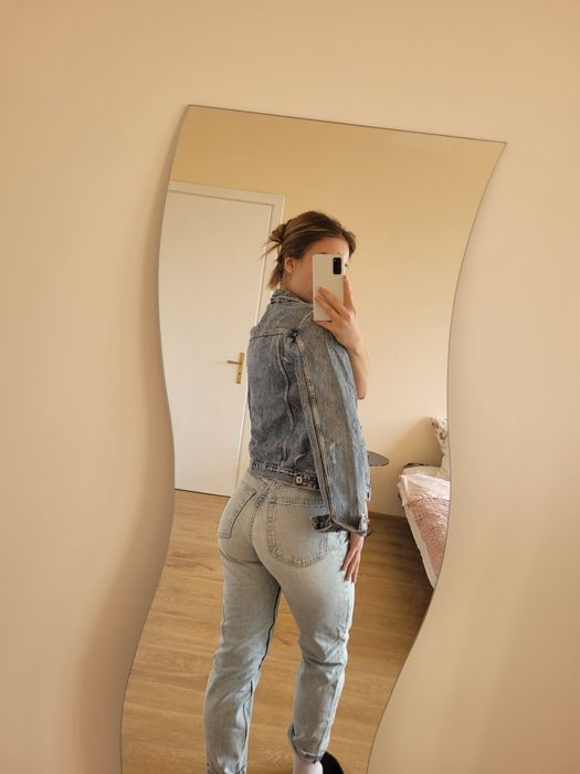 Jeansy mom fit Bershka