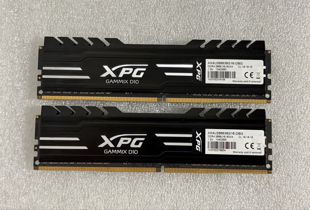 Pamięć ADATA XPG Gammix D10 DDR4 16GB 2666MHz CL16 AX4U266638G16-DBG