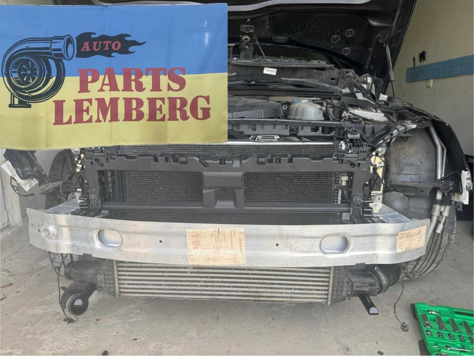 Audi A4 B9 панель радіаторів телевізор Ауді А4 Б9