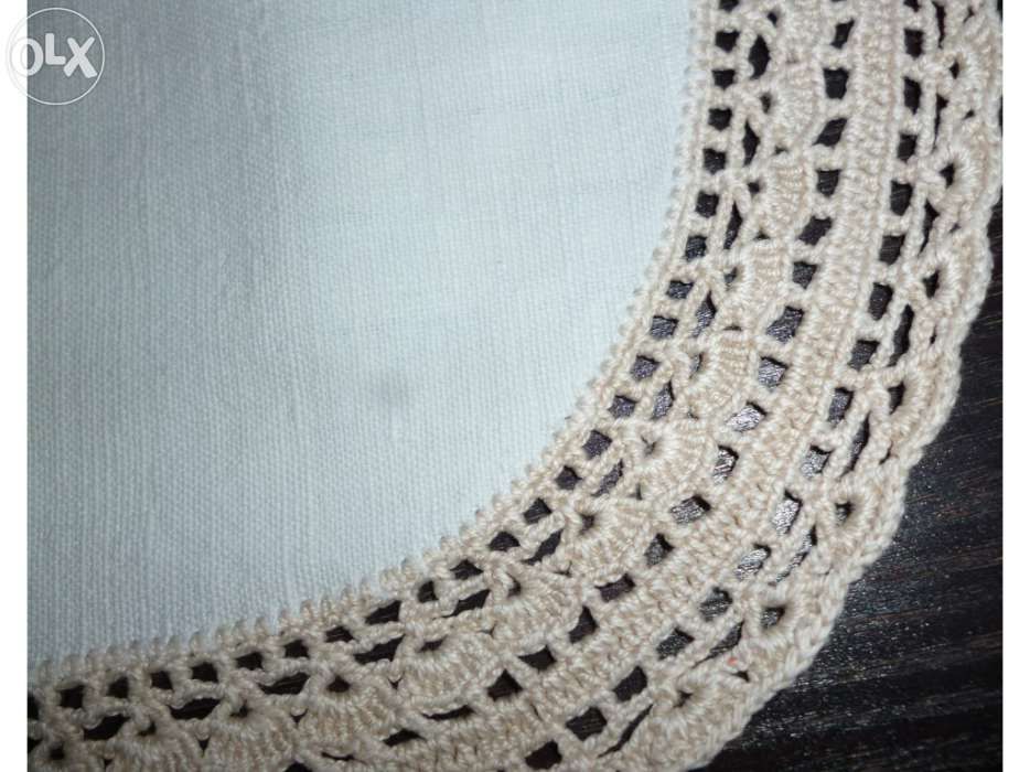 Naperons em linho caseiro e croché feitos à mão