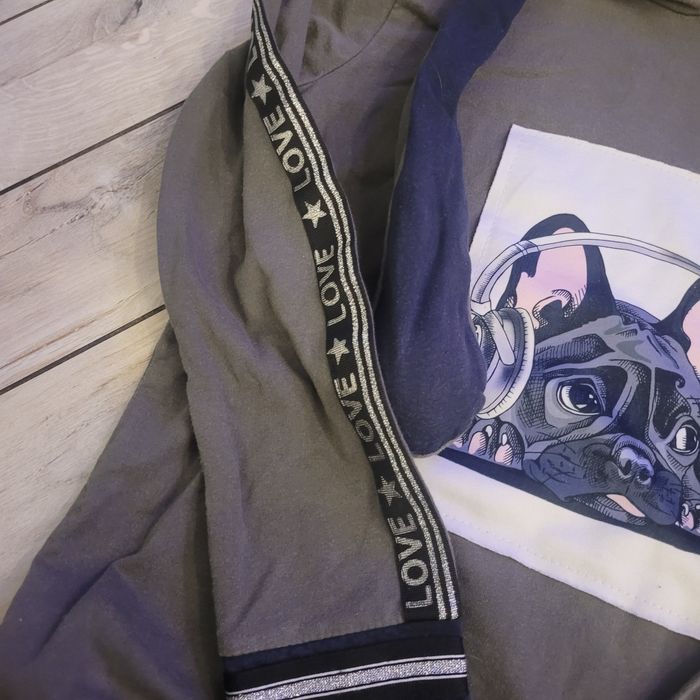 Bluza dziewczęca rozm 134/140 z pompowanymi uszami