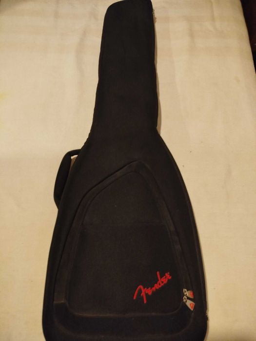 Baixo elétrico VESTER