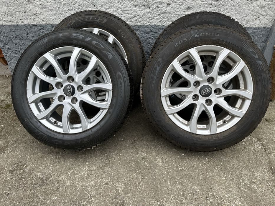 Sprzedam alufelgi z oponami DEBICA 205/60 R16
