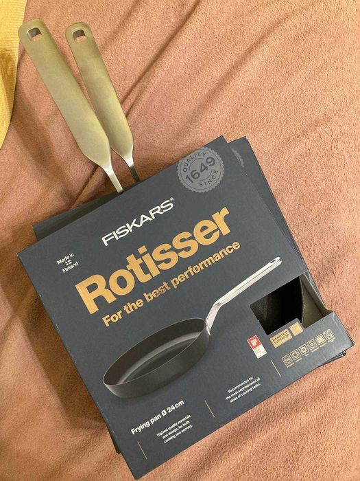 НОВІ Fiskars Rotisser - сотейник з кришкою 26см + Сковорідка 24см
