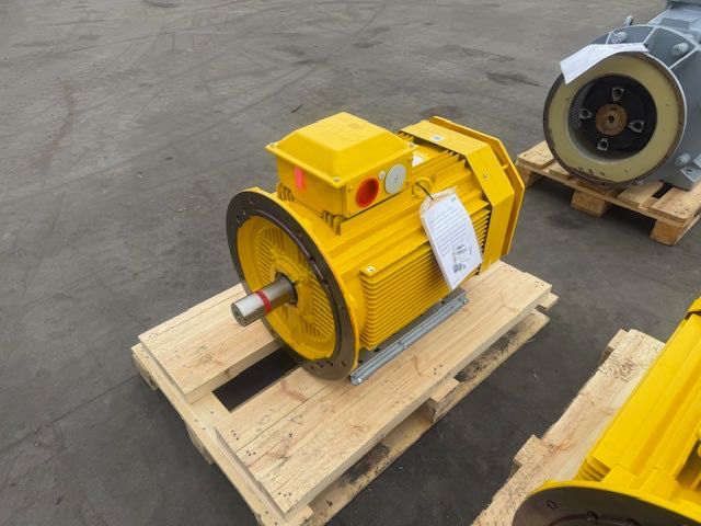 silnik elektryczny 55 kw nowy /500 v