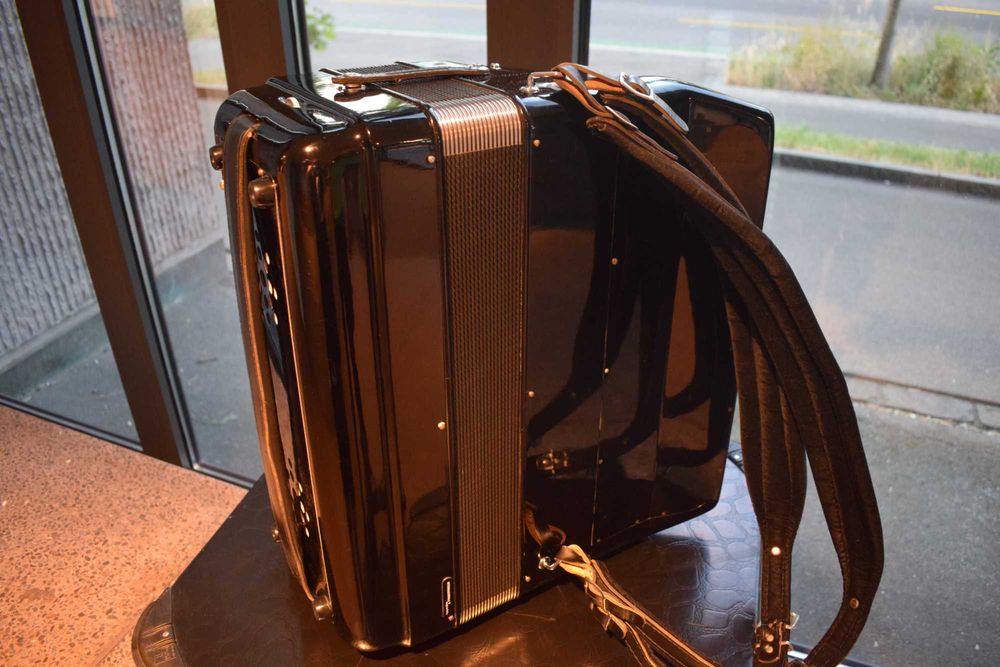 Acordeao Paolo Soprani 5 Voz 120 Baixos,N 131