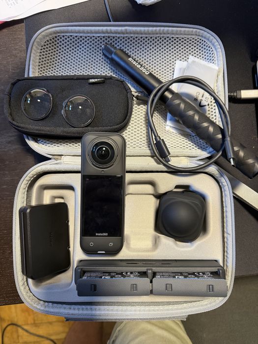 INSTA360 X5 Essencials Bundle
