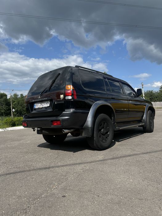 Mitshubishi PAJERO SPORT