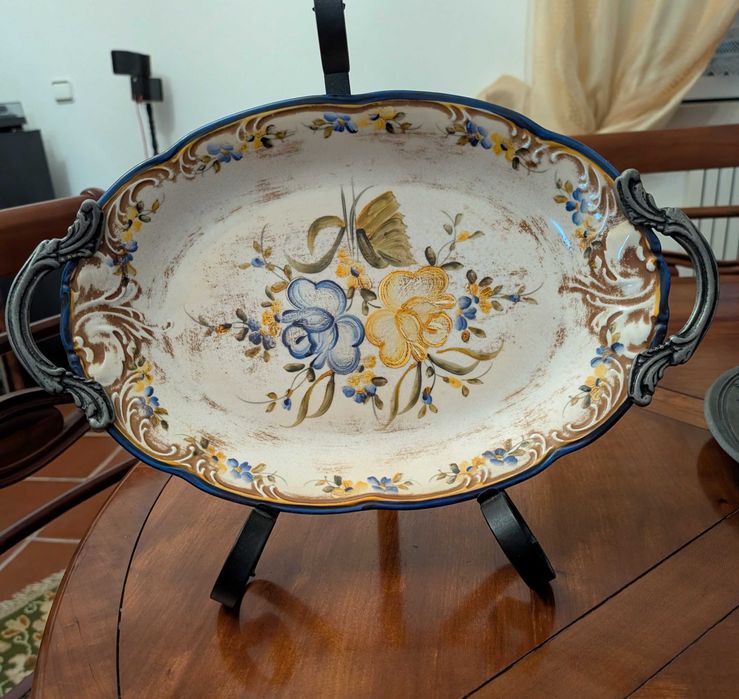 Peça decorativa com seporte