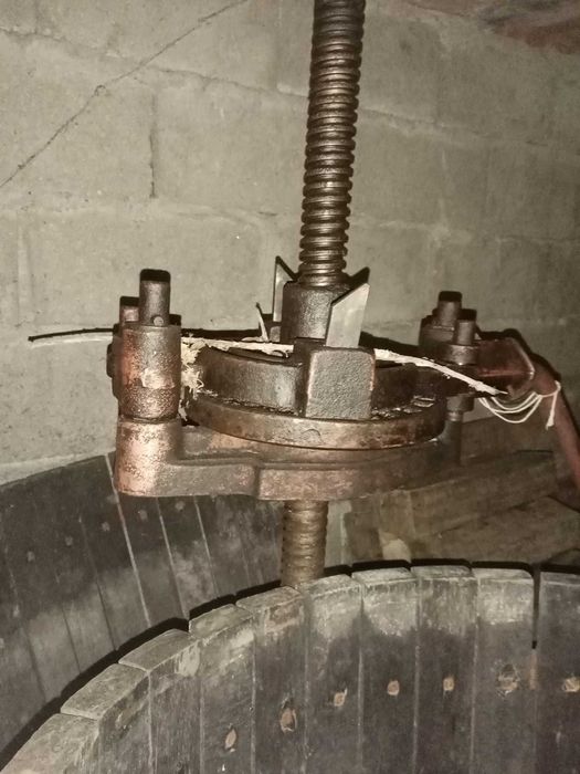 Prensa manual quase nova