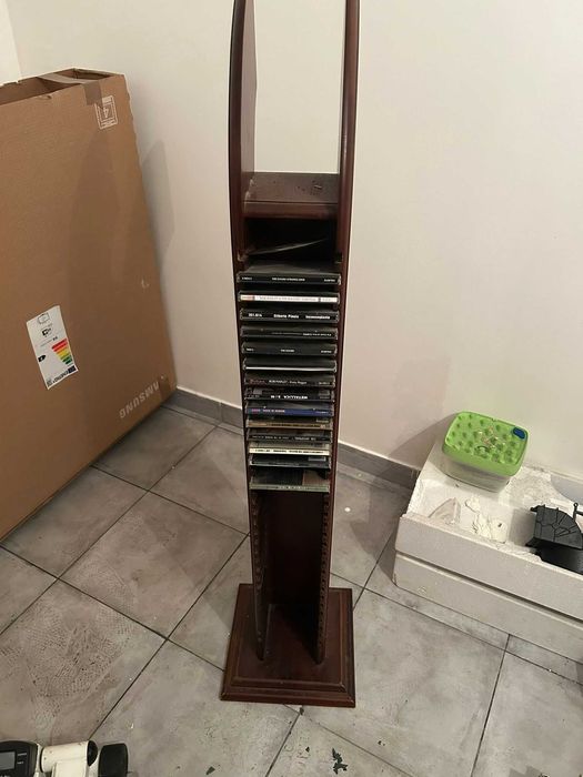Vendo porta CDs em madeira Mogno