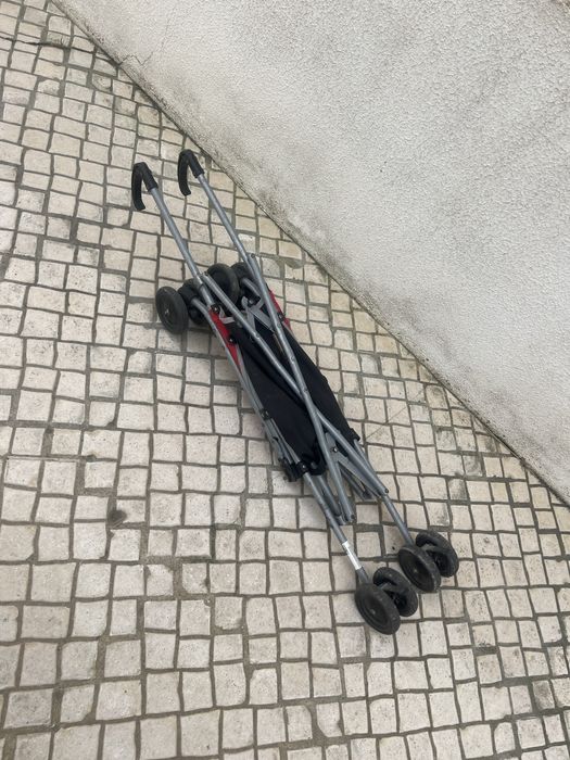 Carrinho de Bebé tipo chapeu