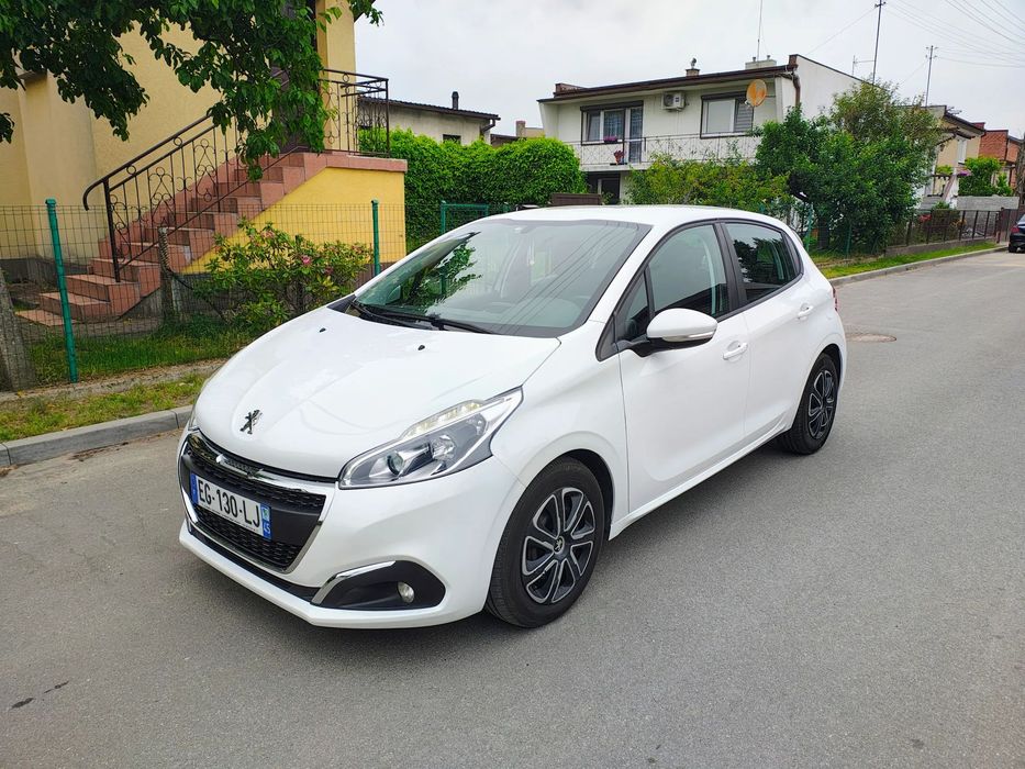 Peugeot 208 Super stan
