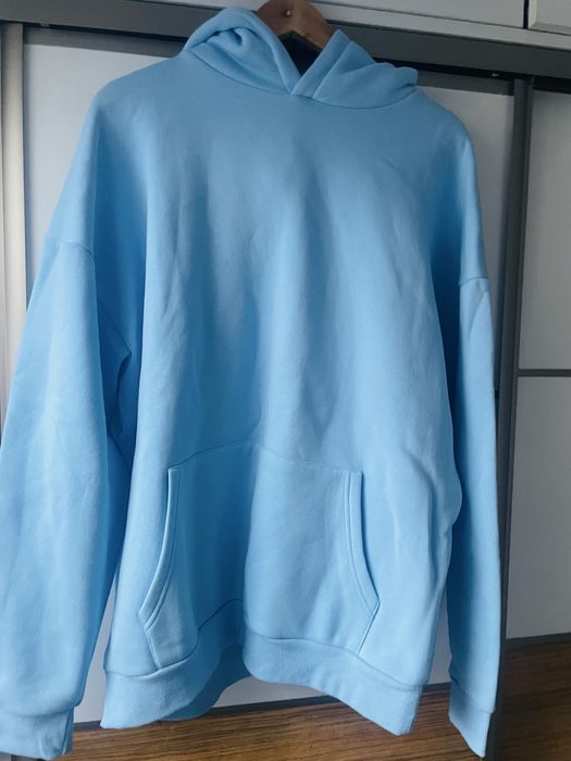 Nowa niebieska bluza z kapturem