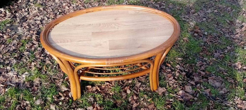 Stolik z bambusa