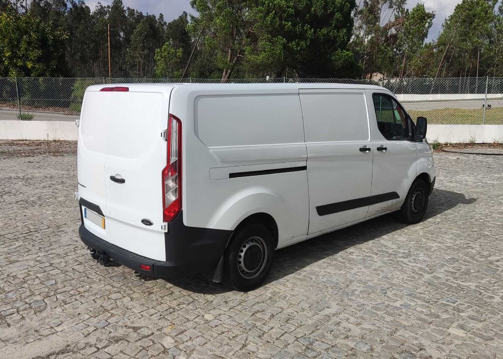 Ford Transit - Carrinha Mercadorias com instalação Frigo
