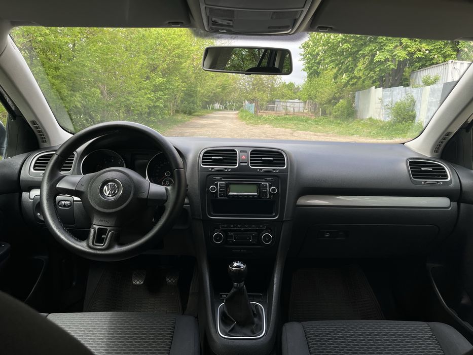 Volkswagen Golf VI 6  1.6 MPI 2009