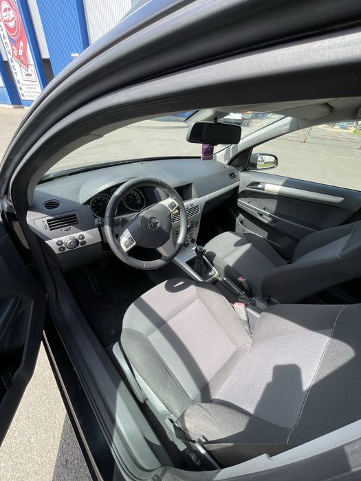 Продам Opel Astra 1.8 бензин