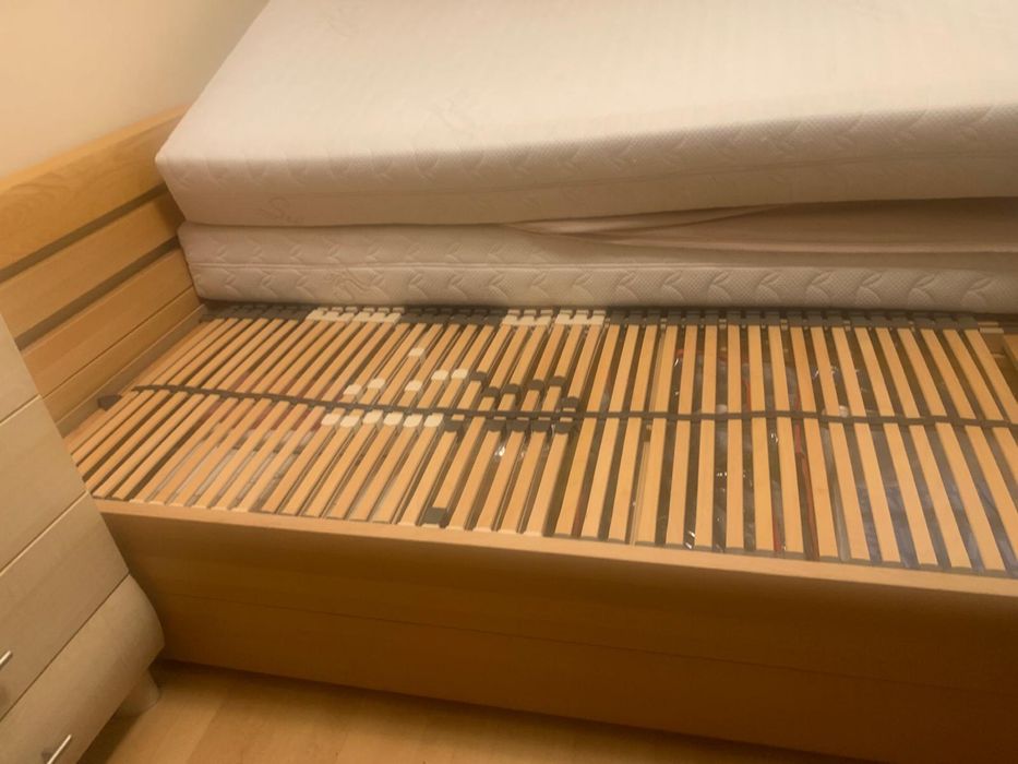 Piękne bukowe łóżko 160x200 z materacem