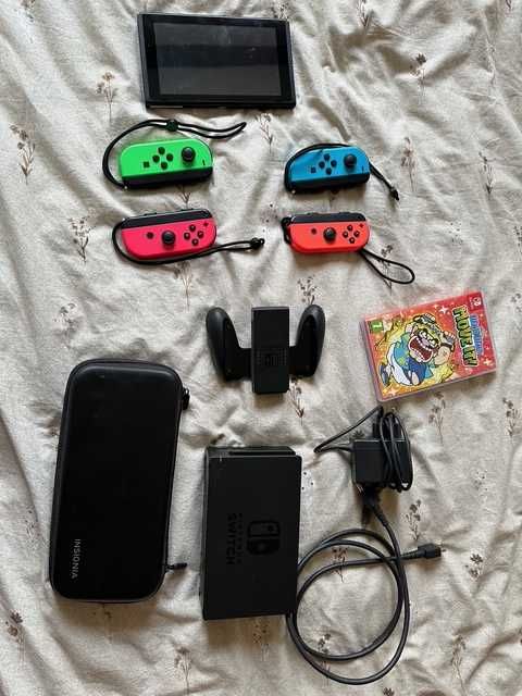 Zestaw Nintendo Switch (4 pady, etui, karta 128gb)