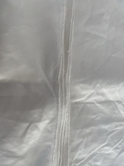 Toalha grande de linho bordada com guardanapos - Nova