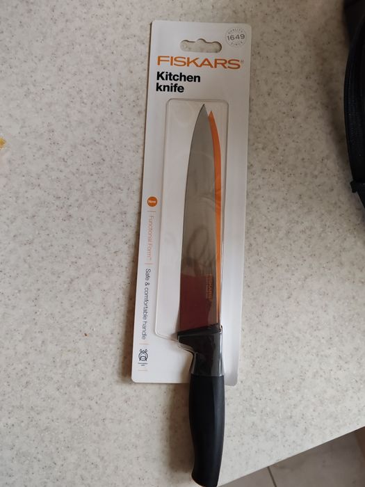 Ostry Nóż Fiskars 20 cm