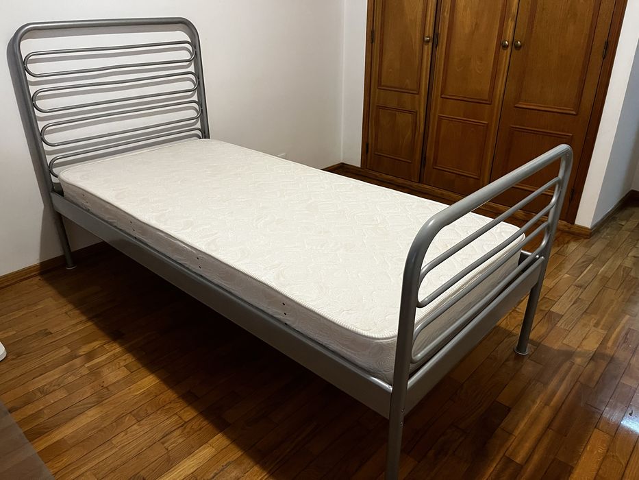 Conjunto cama e estrado